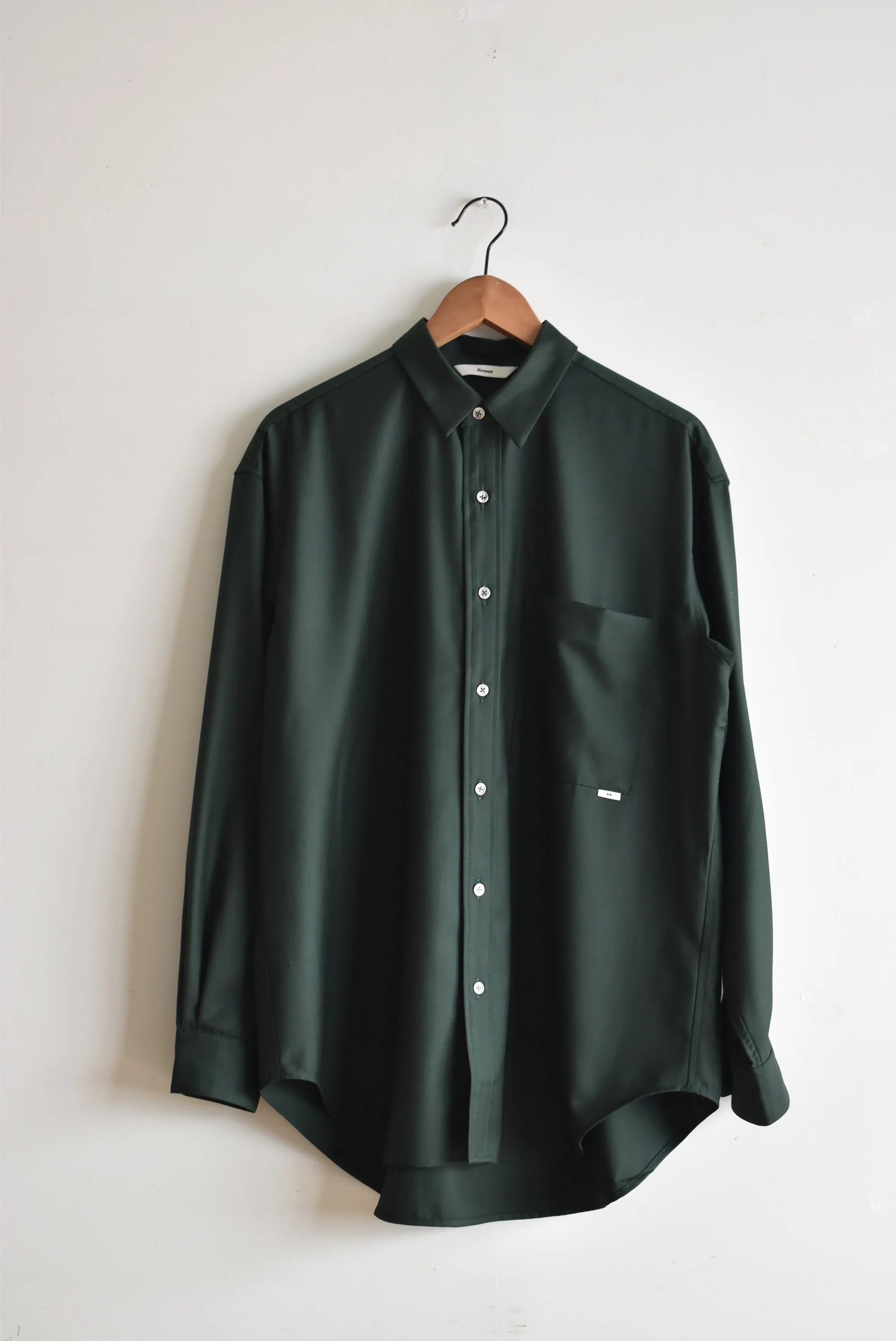 「amne」gabardine classic shirts -green-